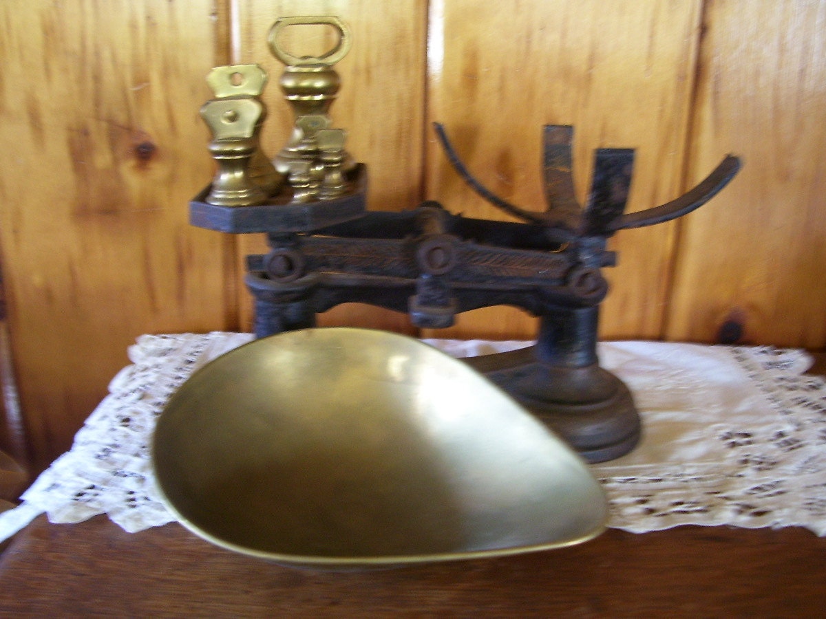 Rare Primitive Antique 1800's Cast Iron & Brass Standard Candy Scale Complete w/Brass Weights From England