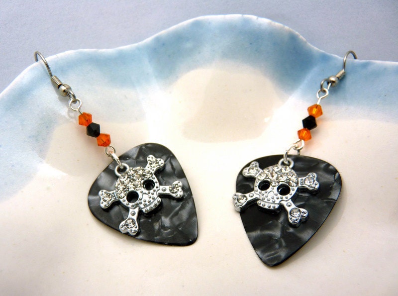 HALLOWEEN Jewelry - Skull & Crossbones Earrings - FREE USA Shipping