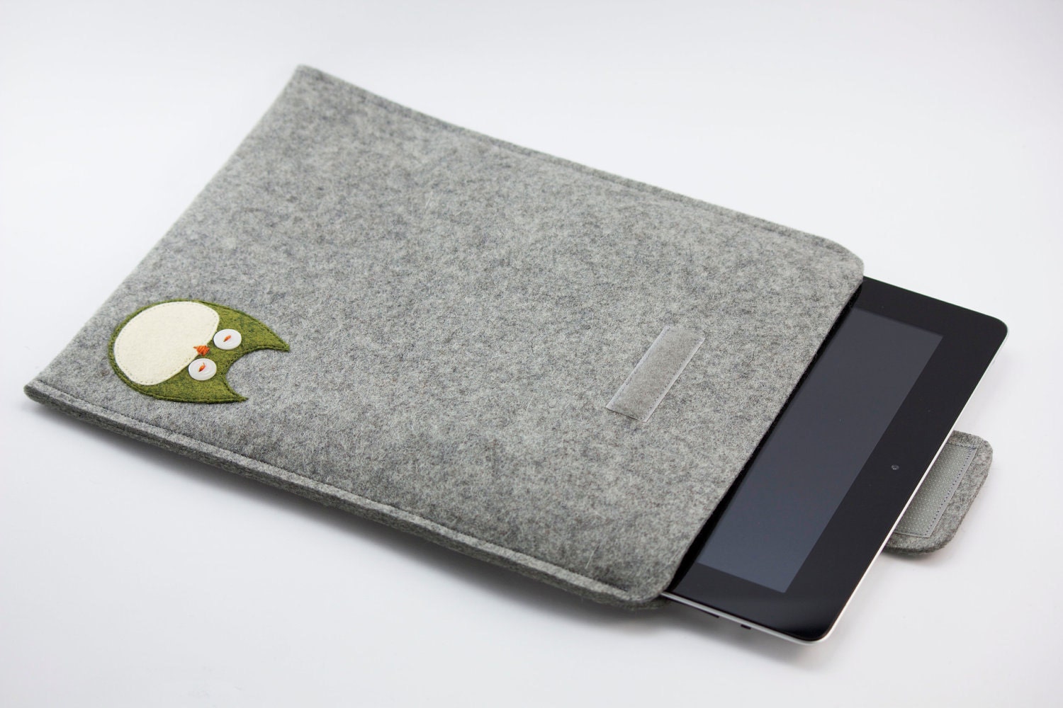 iPad, Playbook or Xoom Sleeve - 100% Merino wool - Gray with owl - Portrait