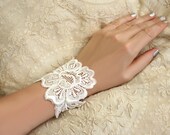 lace bracelet cuff -ROSA- (vintage ivory)