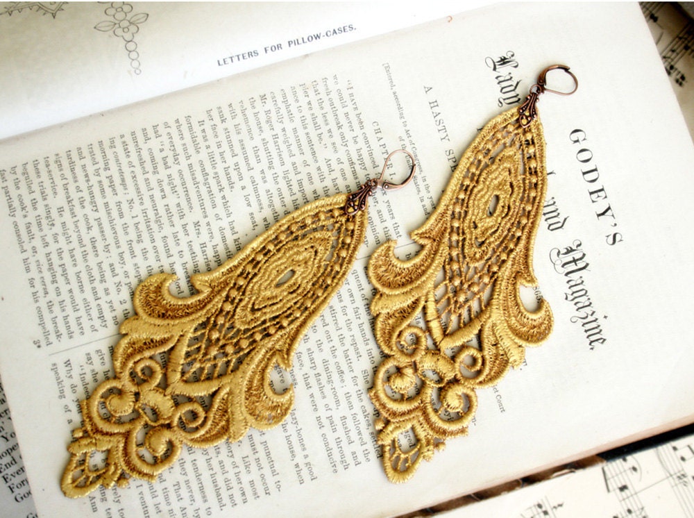 lace earrings -LONGORIA- ombre bright gold