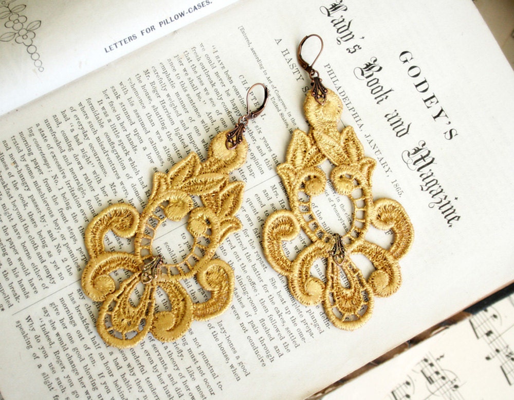 lace earrings -FELICIA- ombre bright gold