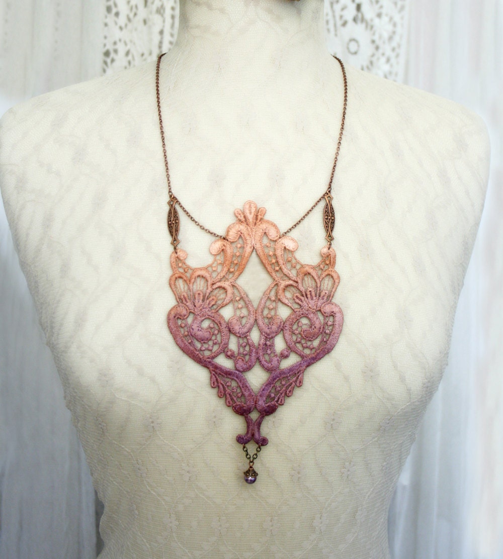 lace necklace -MATILDE- (ombre vintage rose)
