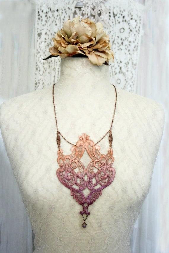 lace necklace -MATILDE- (ombre vintage rose)