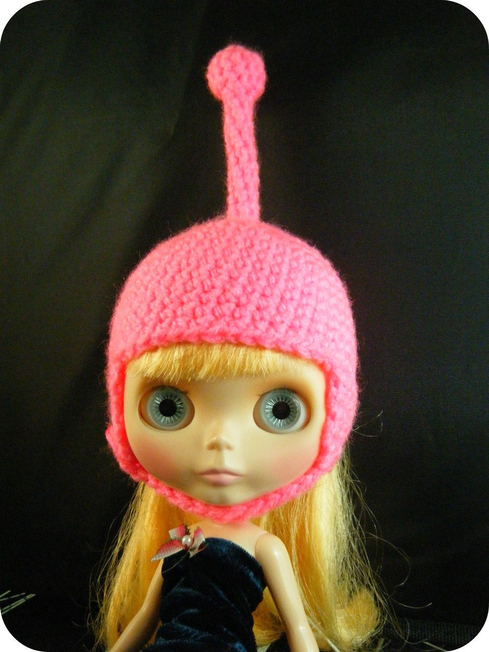 Hot Pink Robot/Pikmin Helmet for Blythe