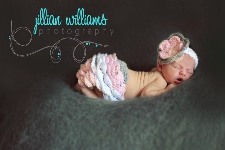 CROCHET PATTERN PDF -Ruffle Love Diaper cover -4 sizes