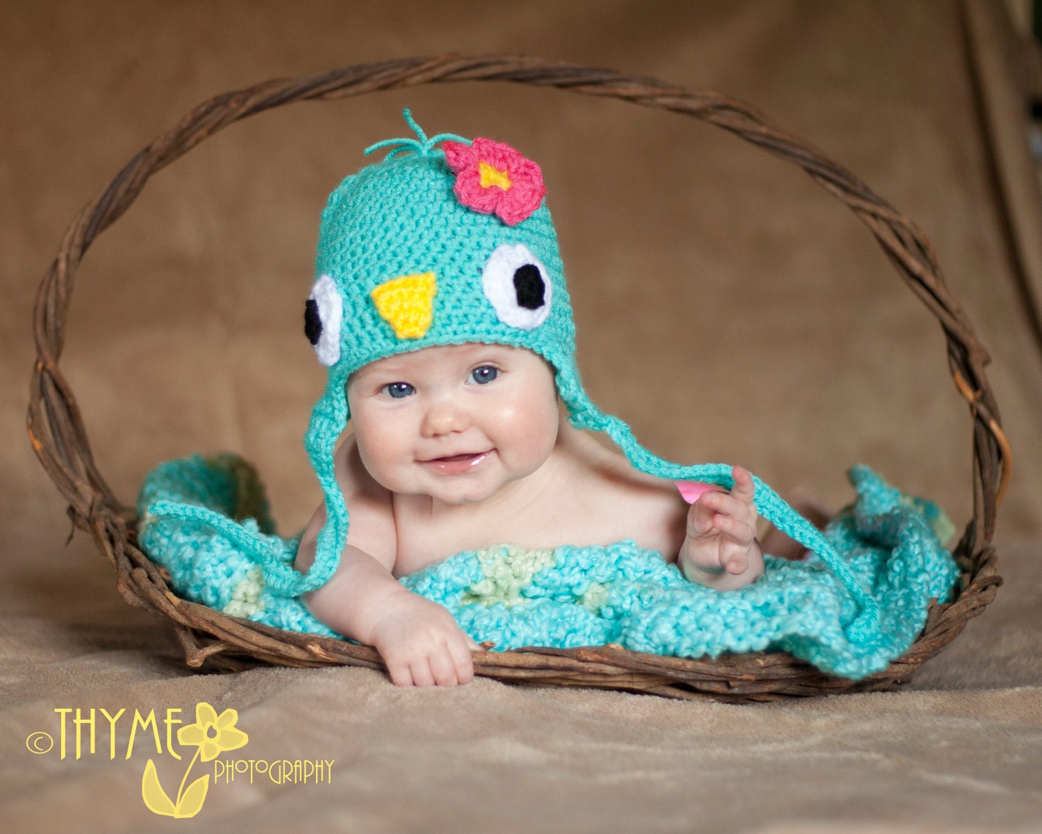 Bird hat with detachable flower