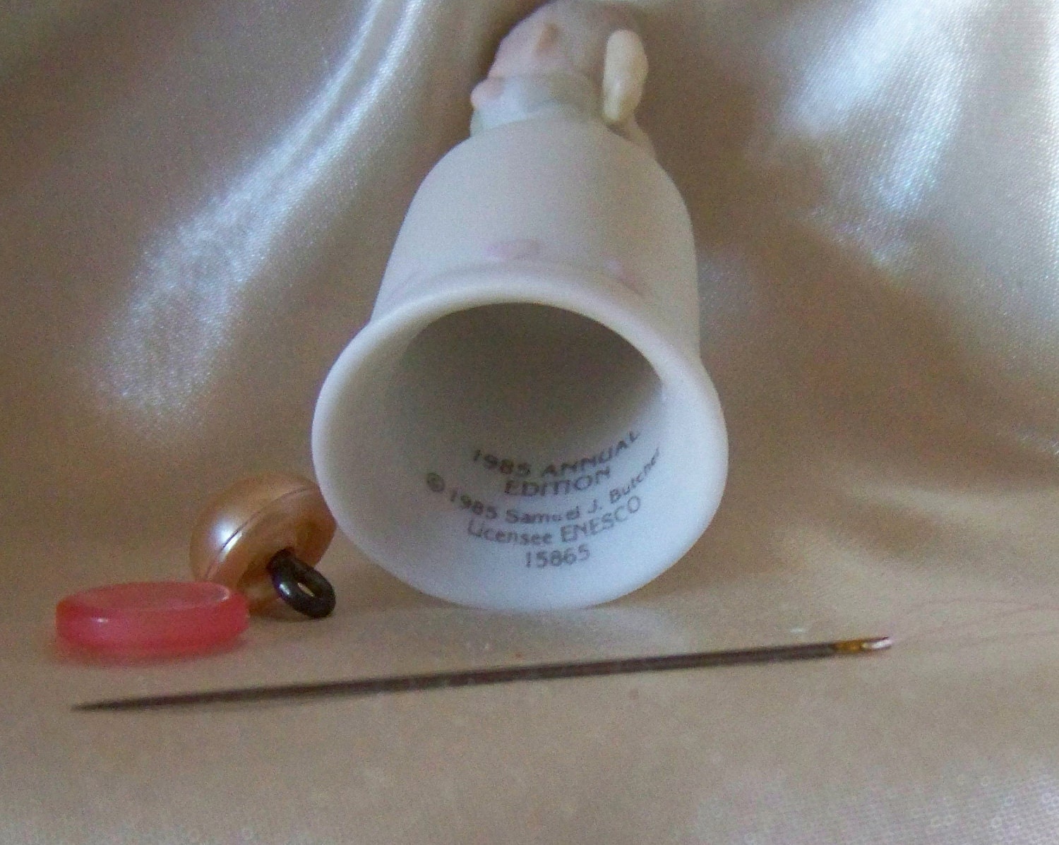 Vintage Precious Moments Thimble