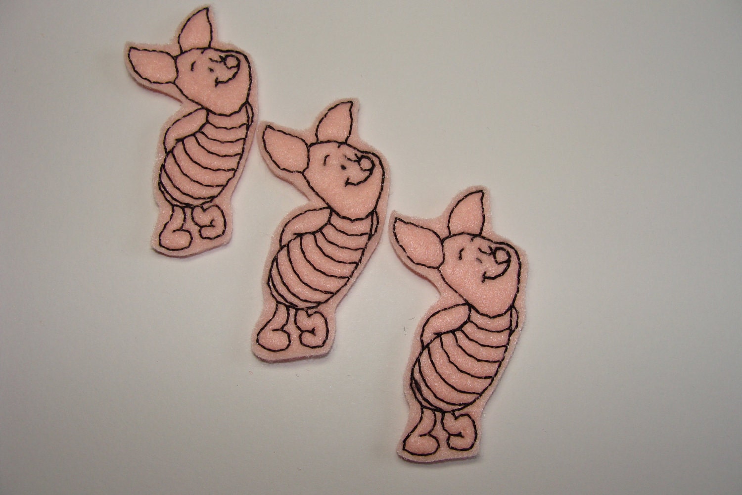Machine Embroidered Felt - 4  PIGLET Embellishments / Appliques