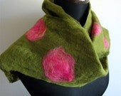 Handcrafted green and pink merino wool Felt Scarf 'The Rose Garden'
