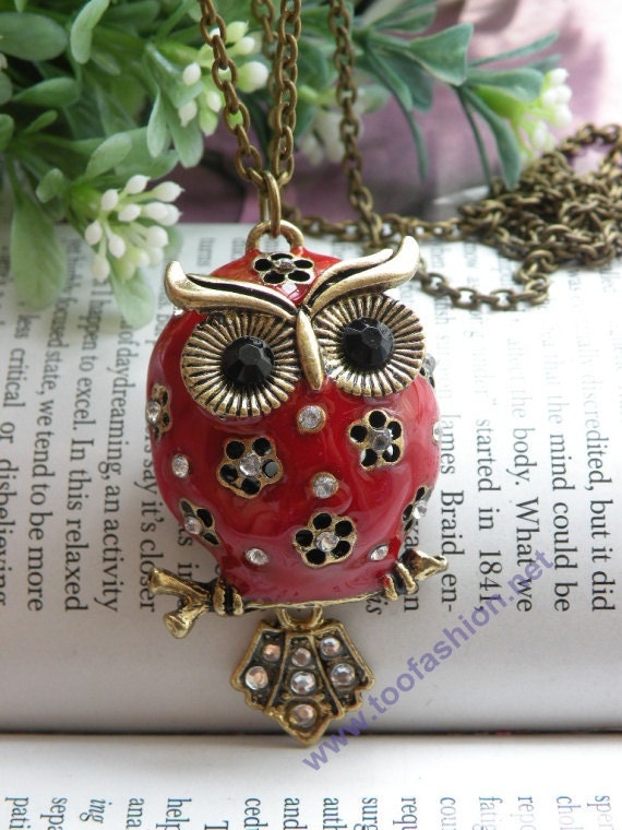 Pretty retro copper red feather owl on branch with black eyes necklace pendant vintage style