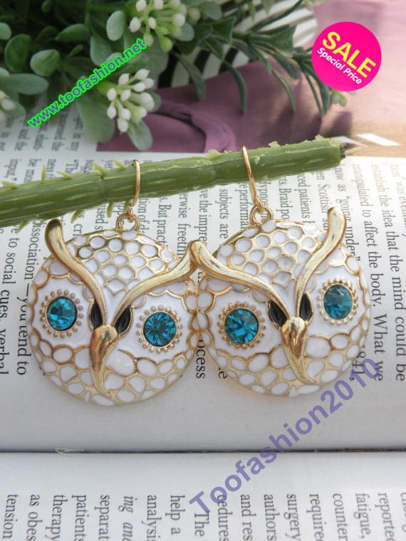 Pretty retro gold owl with blue crystals eyes earrings pendant vintage style