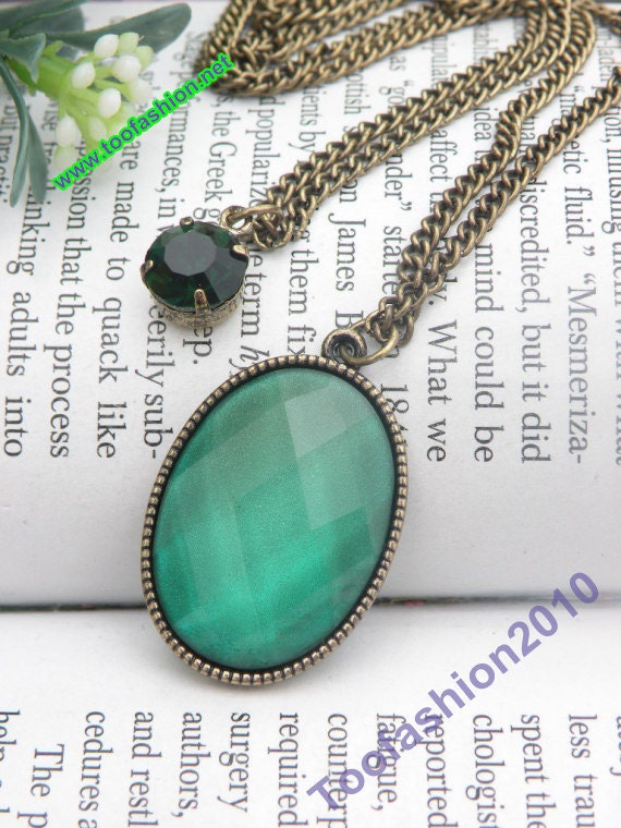Pretty retro copper green oval crystal with two chain necklace pendant vintage style