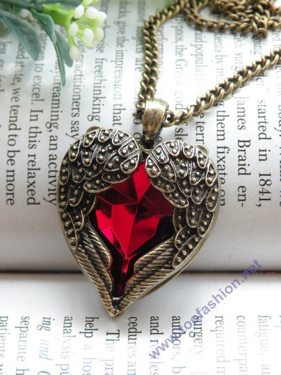 Pretty retro copper red crystal heart shape with two angel wings necklace pendant jewelry vintage style