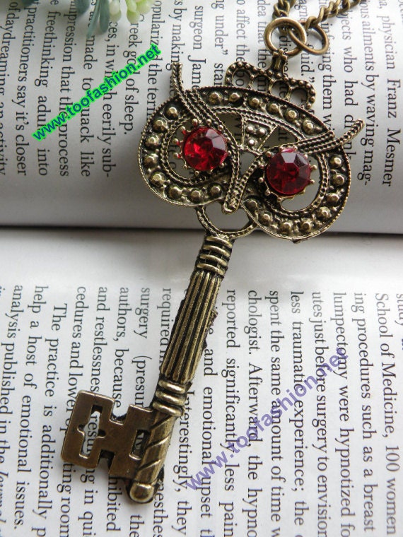Pretty retro copper red eyes owl head key necklace pendant vintage style