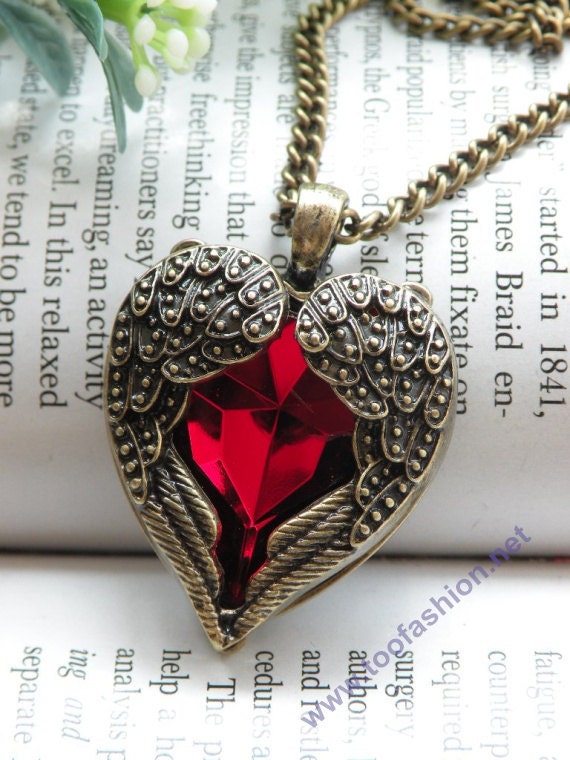 Pretty retro copper red crystal heart shape with two angel wings necklace pendant jewelry vintage style