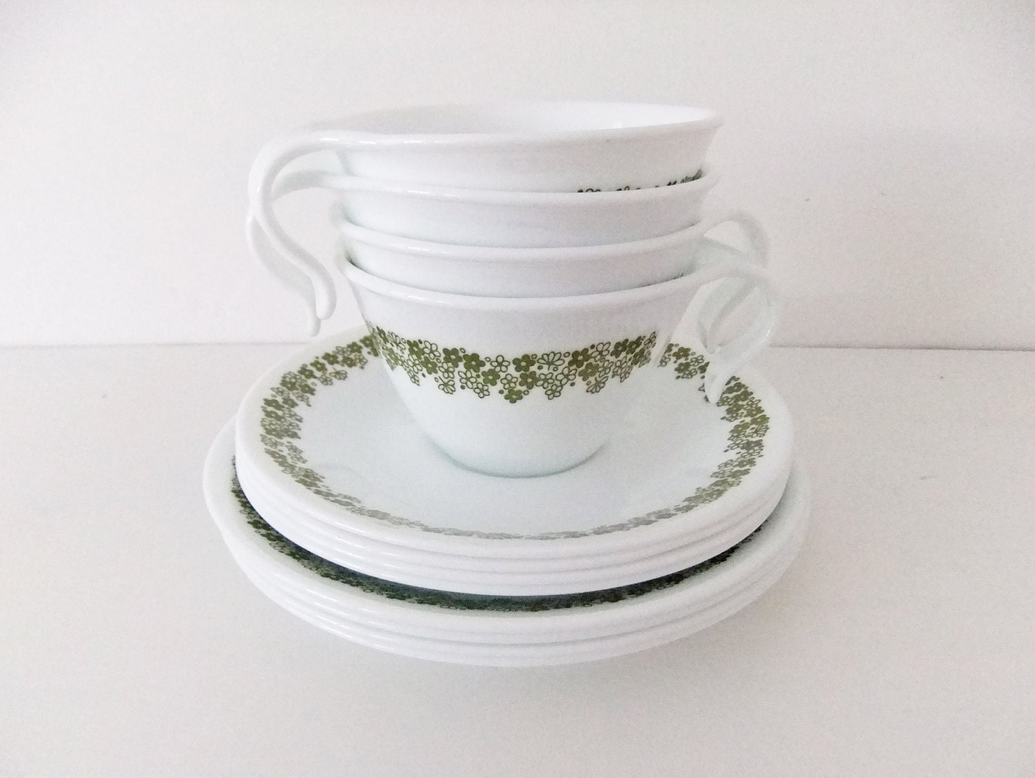 Vintage Corelle Spring Blossom Avocado, Crazy Daisy pattern - 4 cups, saucers and side plates - Corningware - Corning