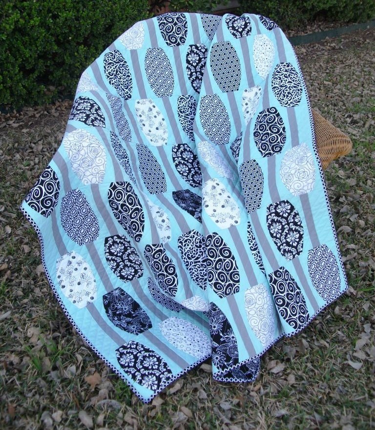 Black and White Urban Abacus Quilt