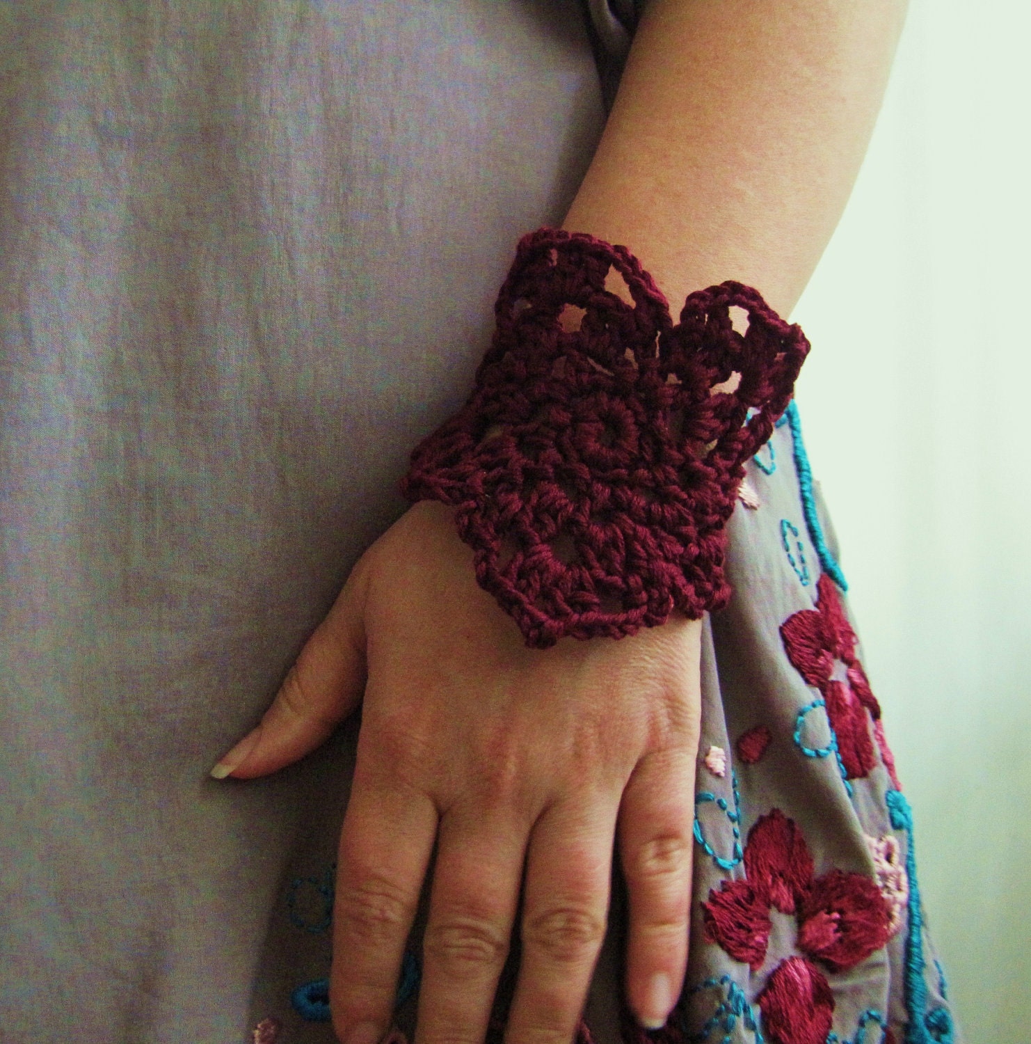 Crochet flower bracelet - Byzantine purple and orange - Lace cuff