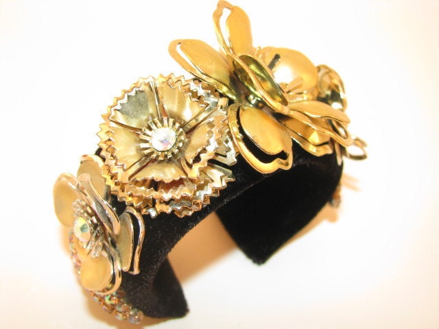 Vintage Costume Jewelry Bracelet Golden Flower Cuff Bracelet