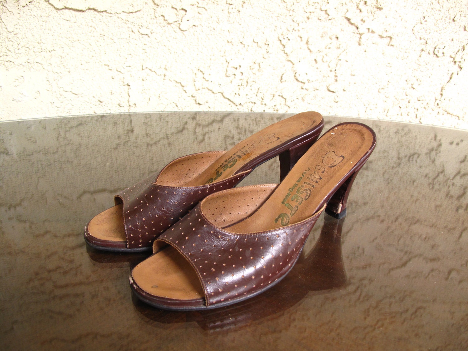 1970s vintage PERFORATED DaRk BrOWn leather BoHo PeeP ToE MuLeS 36 / 6