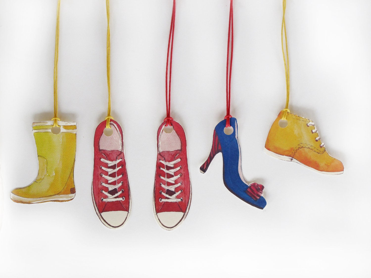 Set of 16 Hang/Gift tags, printable, little shoes for everybody , DIY kits