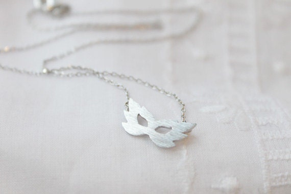 Tiny Fairy Mask charm Necklace - S2226-1