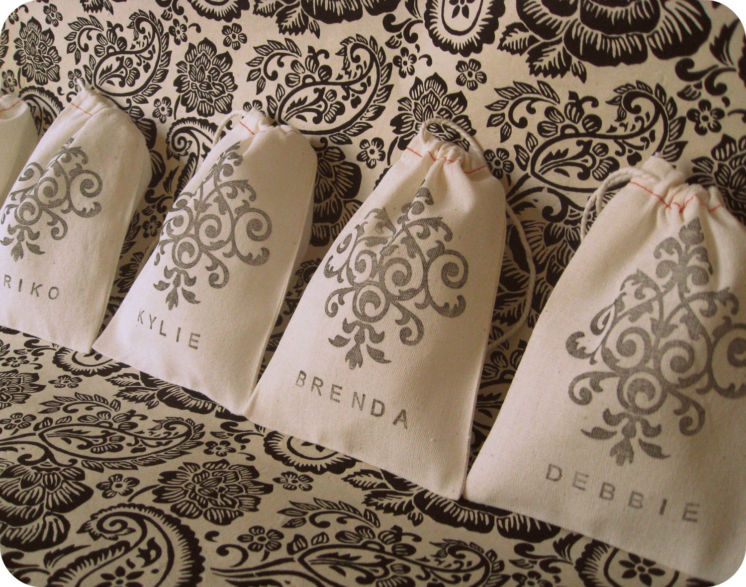 Personalized Wedding Favors - Bridesmaids Gifts - Muslin Favor Bags