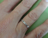 Narrow Arrow Band Ring 7.5