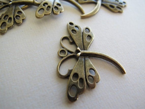 Antique Bronze Lovely Filigree Dragonfly Charms Pendant  (set of 4)