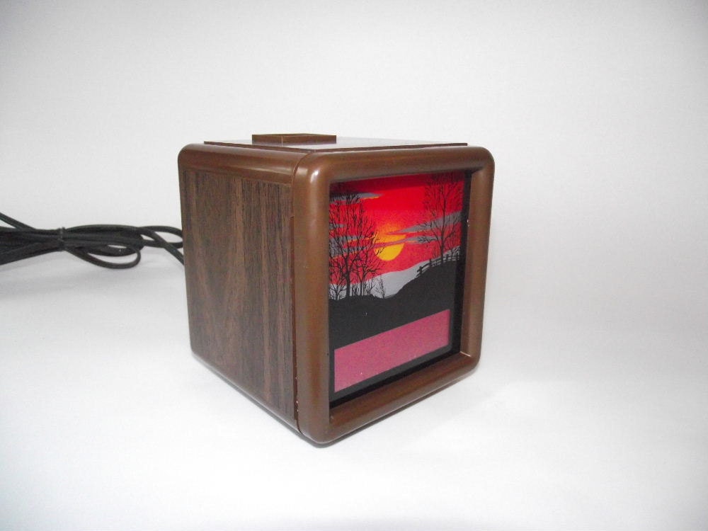 Vintage Spartus Sunset Cube Digital Alarm Clock.