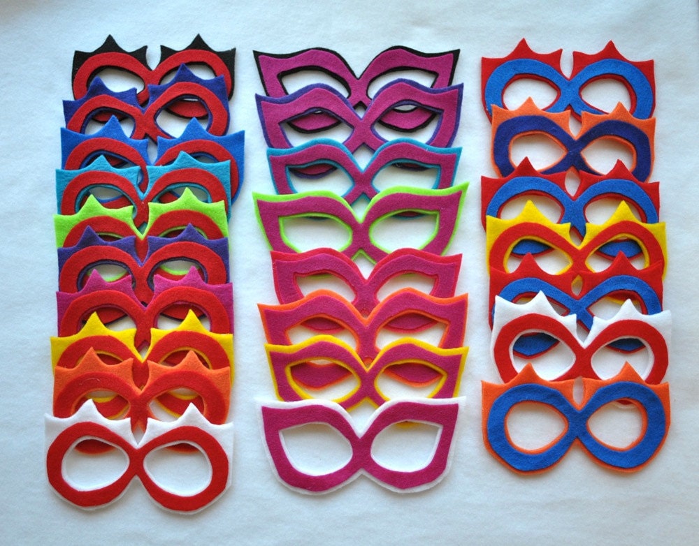 Set of 20 party favors - Superhero eye mask party pack