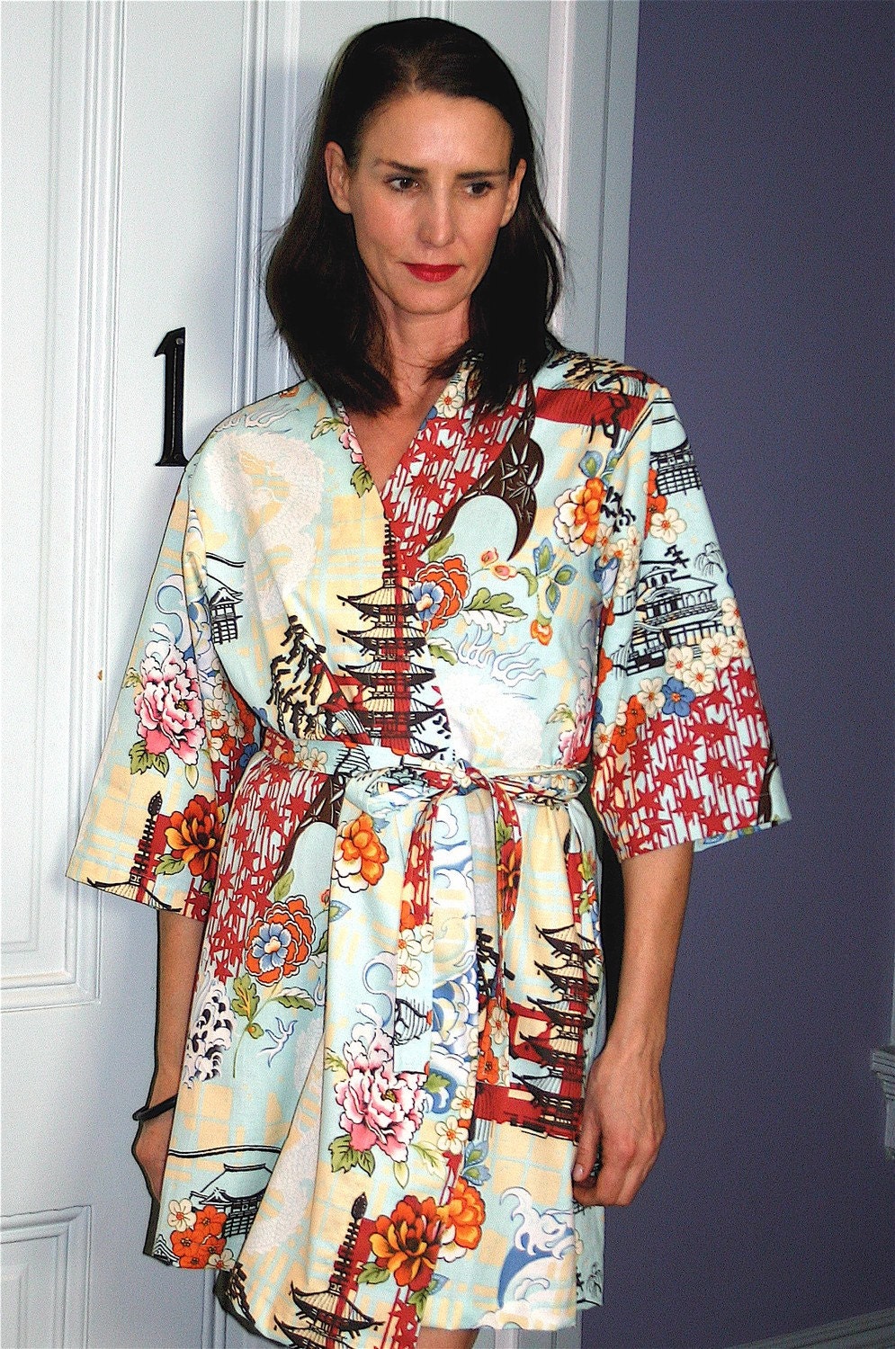 Womens Kimono Robe.  Bridesmaids Gift.  Dressing Gown. Bathrobe. Koto. Knee Length.  LAST ONE.  Only One Small Left.
