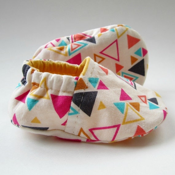 Reversible Baby Booties in White Geometric and Sunflower Yellow - Sizes 1-4