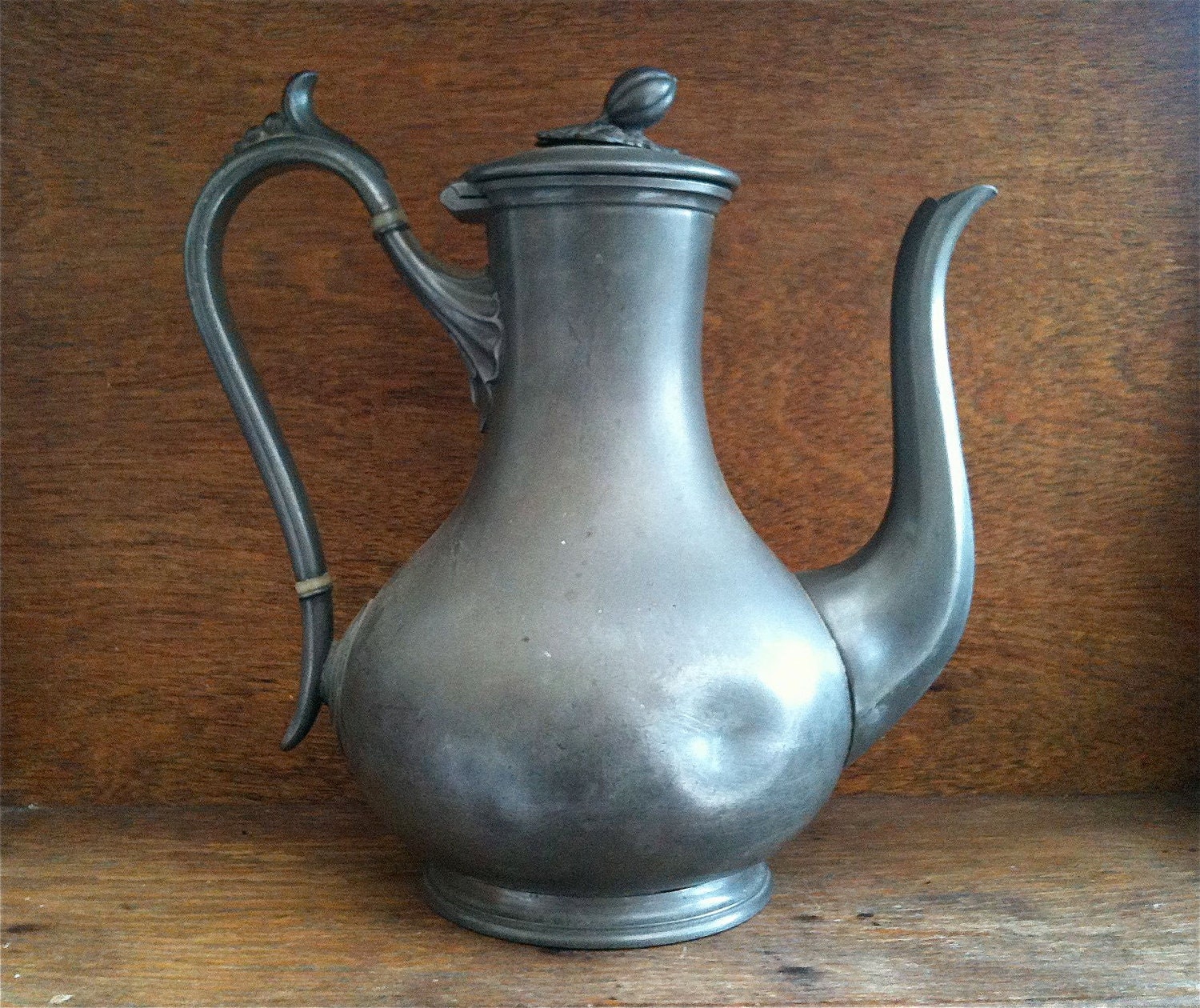 Antique English Tea Pot, Large Size with Pumpkin Flower Top