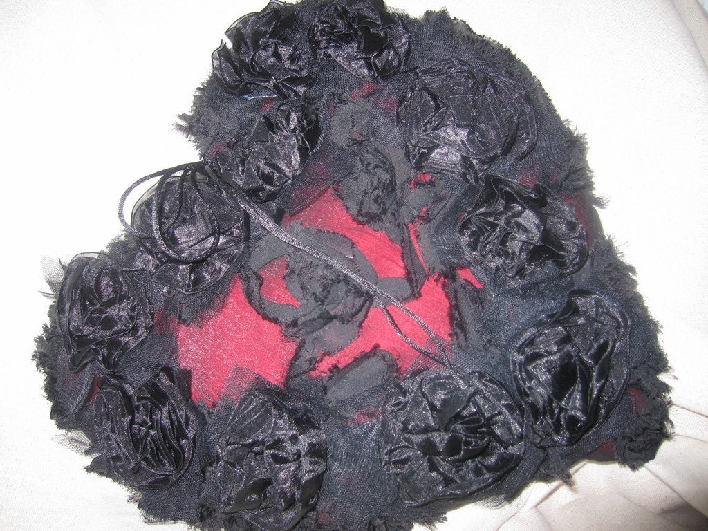 Black Heart throw pillow ribbon fabric rose applique anti valentine days gothic Sexy noir images in bedroom 2012 trend chiffon ruffle