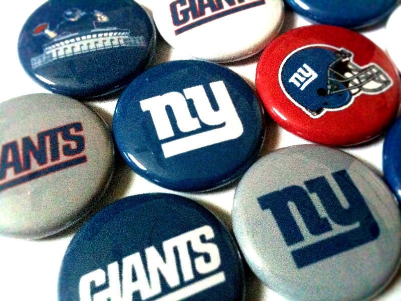 NEW YORK GIANTS - nfl football pinback buttons - sports team pin set