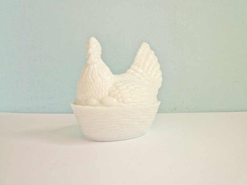 Vintage Milk Glass Chicken Hen on Nest Bowl Basket