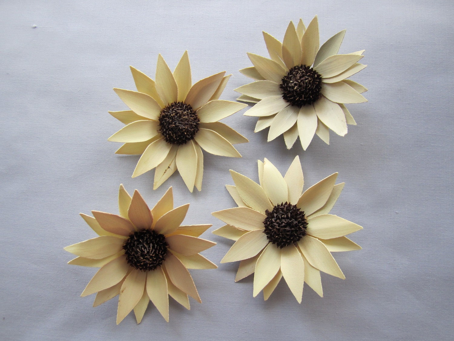 Palm Flowers with Thistle Center  - Set of 6 - Natural Cream color