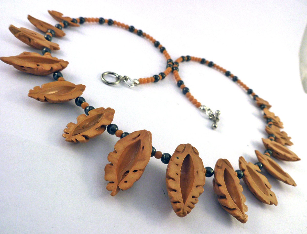 Natural Beauty of Peach Magnetic Healing Necklace