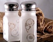 Salt and Pepper Shakers Retro Paisley and Dot