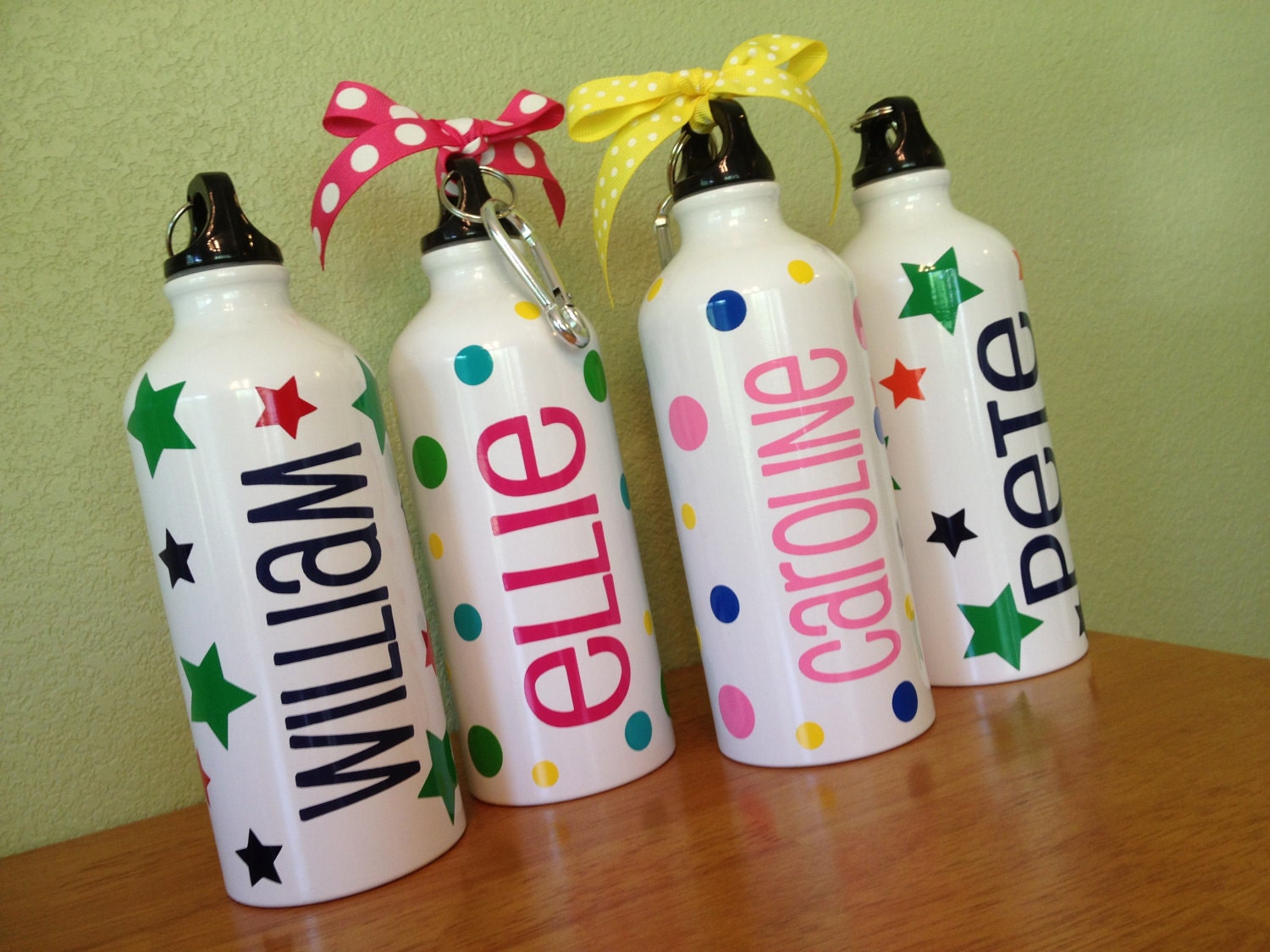 Quantity 4 Personalized aluminum water bottle with screw on lid and clip on carabiner - name or monogram and preppy polka dots, more colors
