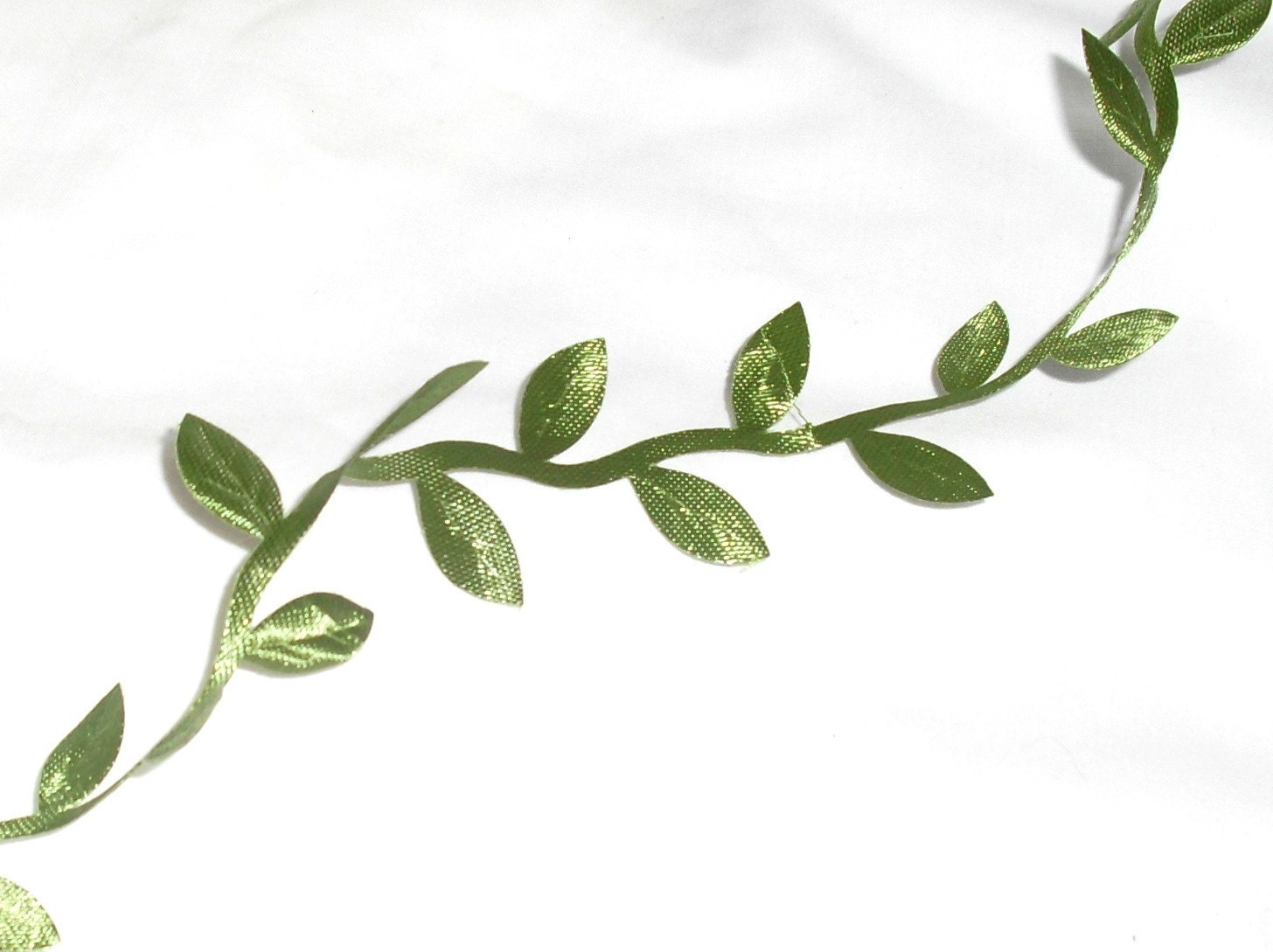 Green Leaf Trim...5/8" X 6 yards