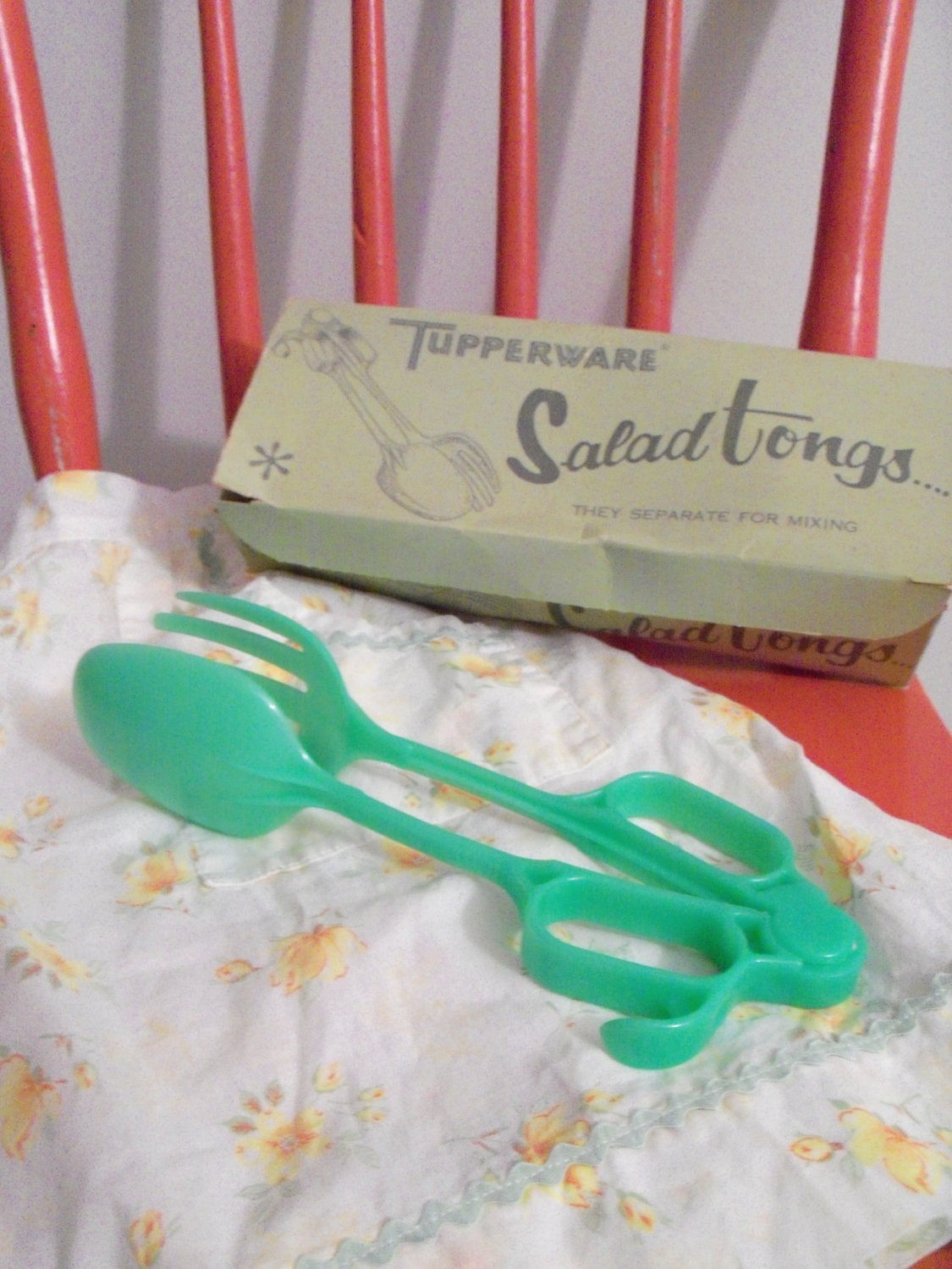 Vintage Tupperware Salad Tongs in ORIGINAL box with cute vintage apron