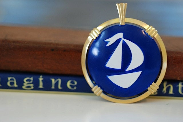 vintage, jewelry, vintage pendant, ship, boat, sail boat, boat pendant, necklace, for her, accessory, fashion,