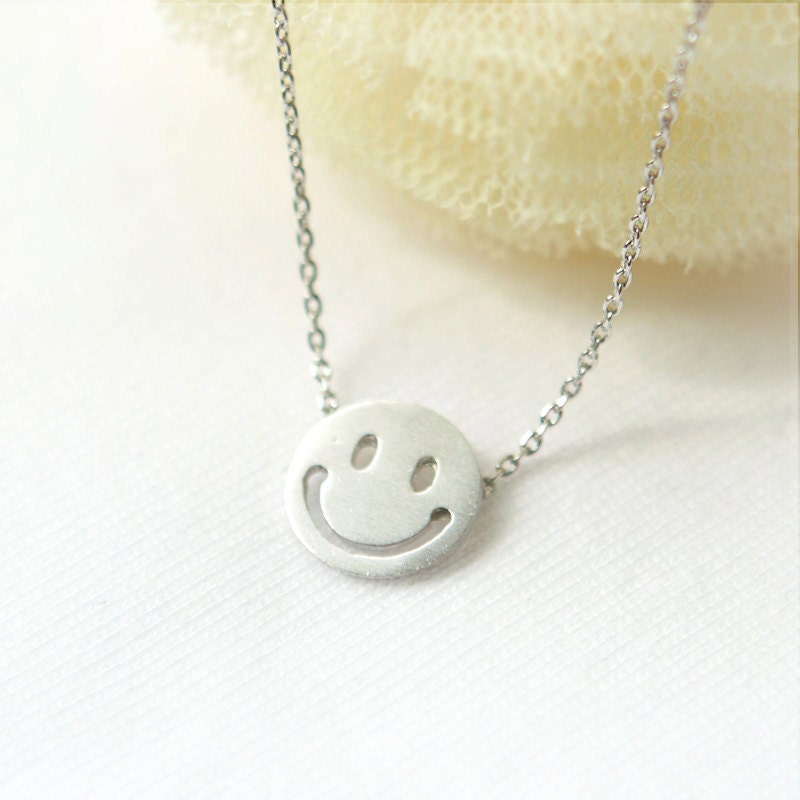 Smiley face necklace in matte silver