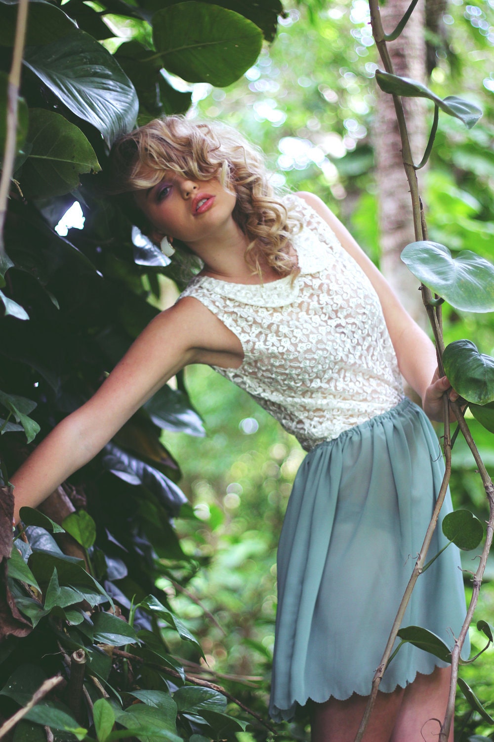 Beautiful cream lace peter pan collar crop top