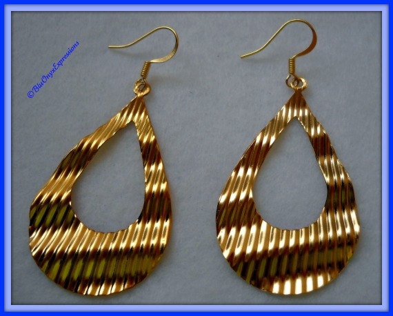 Gold Wave Tear Drop Dangle Earrings