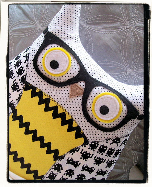 Hipster Owl with Glasses - Yellow - Space Invaders - Retro