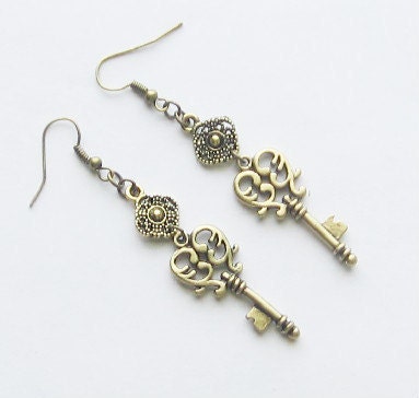 Antique Bronze Key Earrings Victorian Steampunk